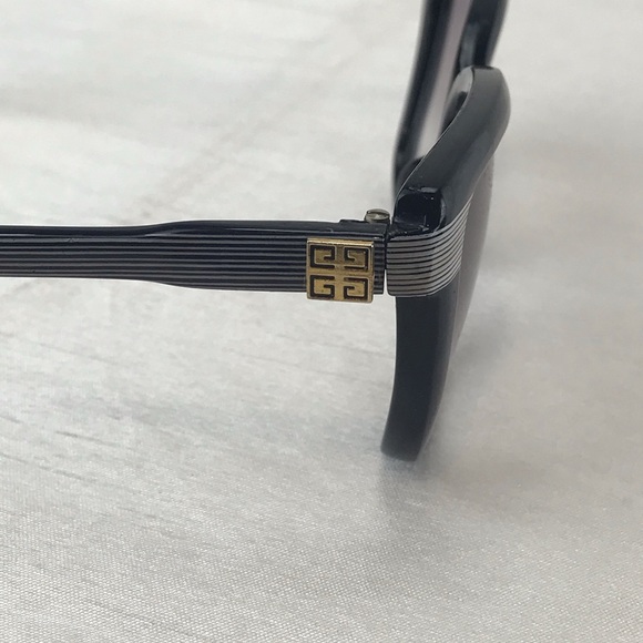 Givenchy vintage sunglasses - Picture 3 of 7